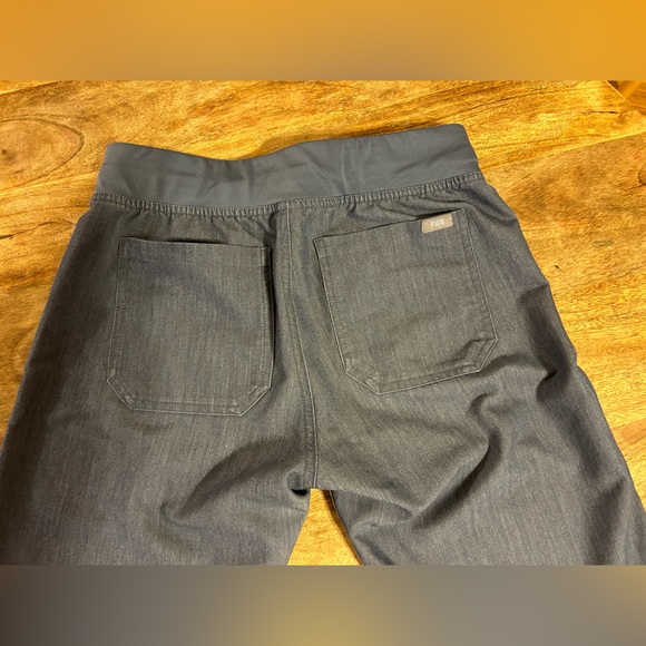 FIGS Technical Collection Scrub Pants-XS-Heather Denim - Picture 3 of 7